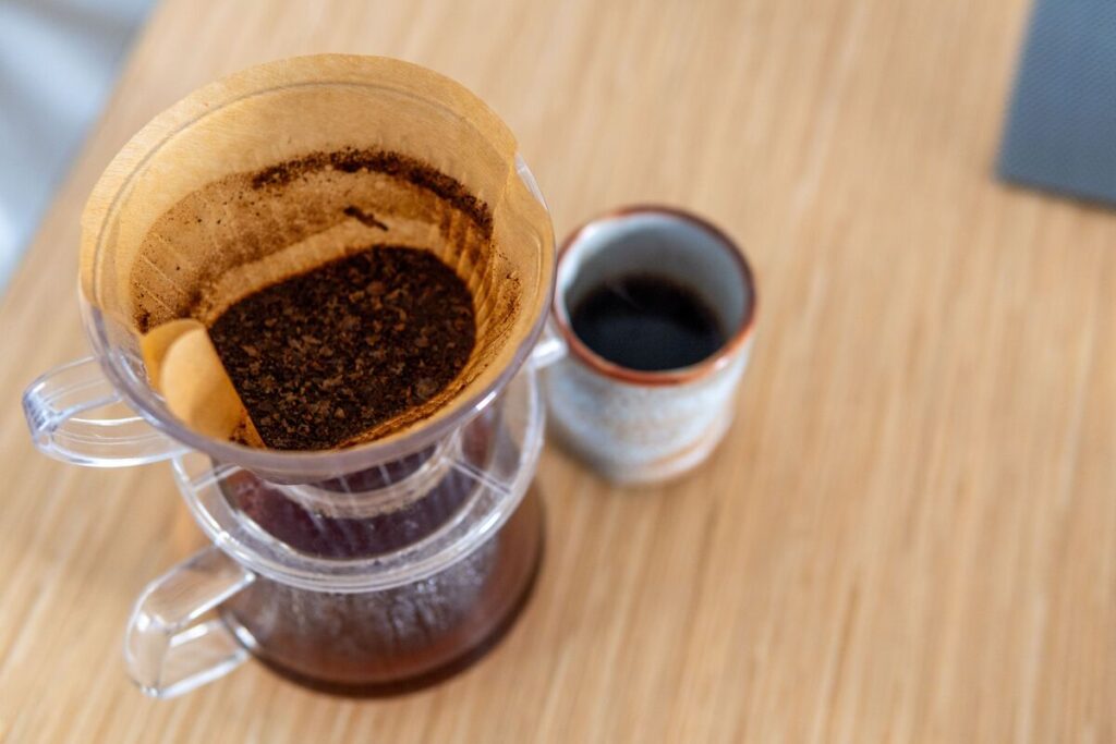 Reusable vs Paper Coffee Filters Comparison for Coffee Makers